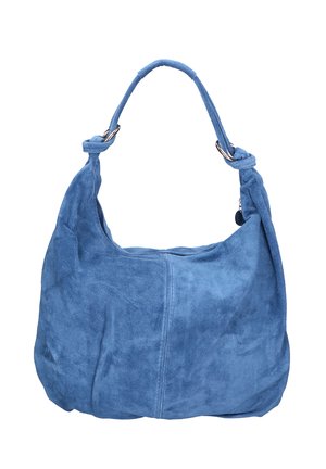 Sac hobo en daim bleu à la texture douce, avec une poignée nouée et des accessoires en ton argenté. Il comprend une poche zippée et des détails de coutures.