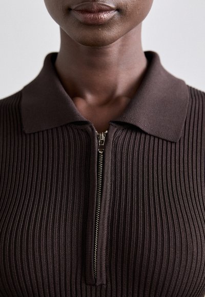STAUD ROLAND DRESS - Abito in maglia - dark brown