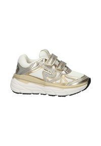 Witte en gouden sneakers met een mesh bovenwerk, metalen accenten, twee klittenbandsluitingen en een dikke, gestructureerde zool. Logo aan de zijkant.