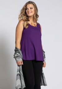 Ulla Popken GROSSE GRÖSSEN BREIT TRÄGER RUNDHALS SEITENSCHLITZ -QUALITÄT - Top - purple