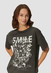 QS IM USED-LOOK - T-shirt print - anthrazit
