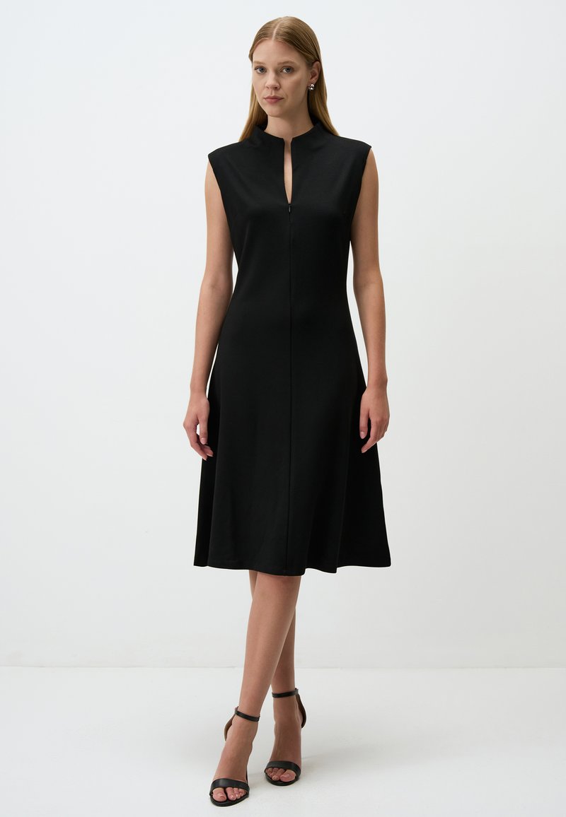 Jimmy Key SLEEVELESS V-NECK - Vestito casual - black