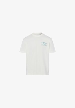 T-shirt bianca a maniche corte con scollo tondo e piccolo testo verde "AMALFI 1986 CAMPANIA ITALIA" sul petto in alto a sinistra.
