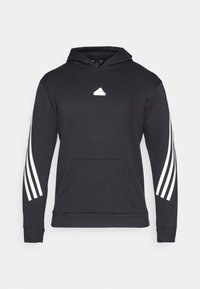 Felpa nera con tasca a marsupio frontale, logo bianco sul petto e tre strisce bianche su ciascun manica. Realizzata in un materiale morbido e liscio.