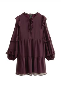 Paars lange mouwen jurk met ruches op de mouwen en zoom, gelaagde rok en vetersluitingen bij de halslijn.