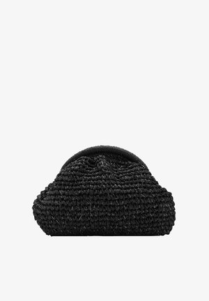 Sac à main tissé noir avec une surface texturée, un dessus arrondi et une forme surdimensionnée. Présente un design simple et sans couture, sans matériel visible.