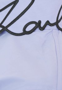 KARL LAGERFELD SIGNATURE COLLAR - Blusa com botões - sweet lavender