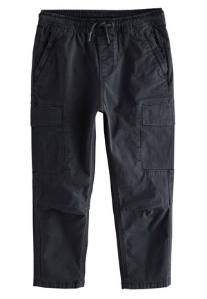 Czarne spodnie cargo z elastycznym pasem, sznurkiem, dwoma bocznymi kieszeniami i dwoma kieszeniami z klapą na udach, proste nogawki.