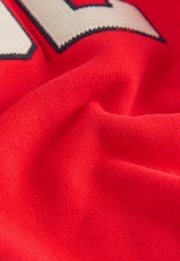 Non sélectionné, red