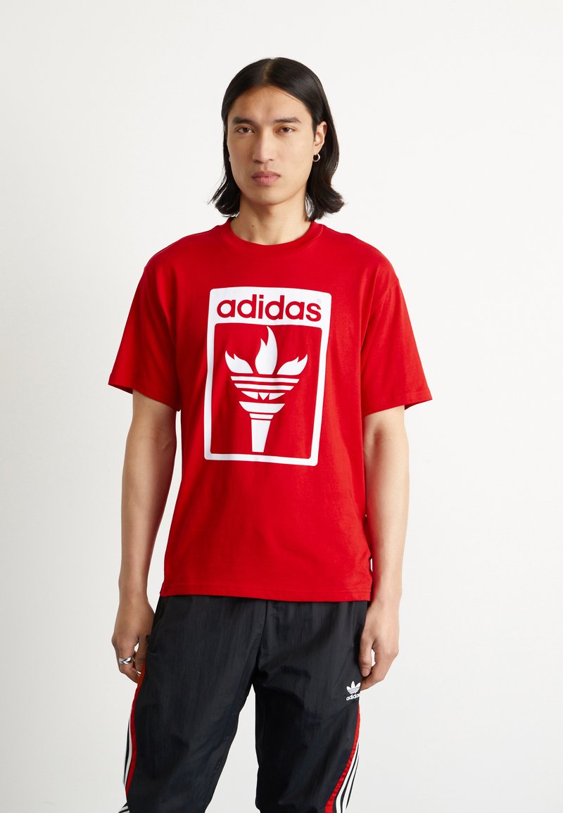 adidas Originals TREFOIL TORCH - Print T-shirt - better scarlet