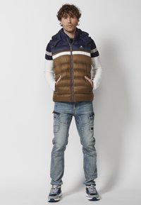 Koroshi Strukirani kaput - marron   brown