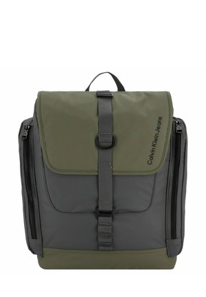 Calvin Klein Jeans ULTRALIGHT 42 CM LAPTOPFACH - Mochila - dark grey dusty olive