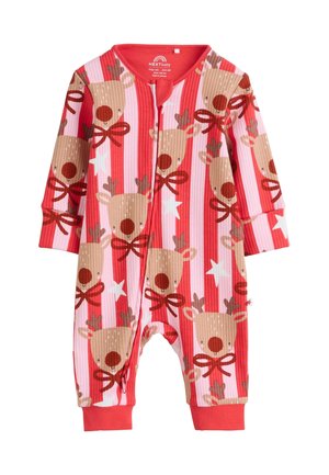 Une combinaison rayée rouge et rose avec des motifs de rennes, dotée d'une fermeture éclair à l'avant, d'une texture côtelée et de manches longues terminées par des poignets rouges unis.