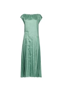 Satin grünes Kleid mit kurzen Kapellärmeln, plissierter Struktur, fließendem Design, knielangem Schnitt und entspannter Passform im Oberteil.