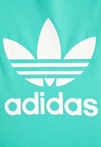 adidas Originals TREFOIL TEE - Apdrukāts T-krekls - semi mint rush