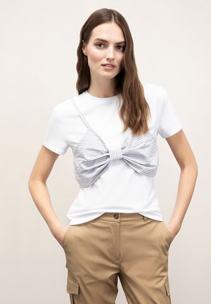 Motivi FIOCCO A RIGHE - Camiseta estampada - bianco
