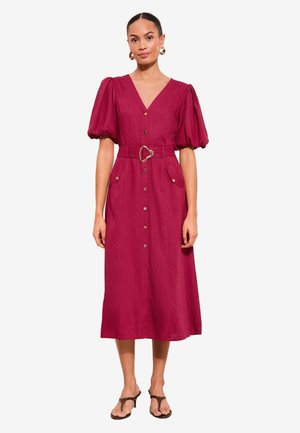 Friends Like These, REGULAR FIT - BUTTON THROUGH BELTED MIDI DRESS  . - Vestido informal - burgundy red