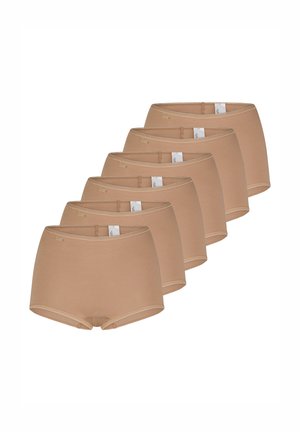 Six culottes beige en coton taille haute pour femmes, disposées en rangée diagonale sur un fond blanc.