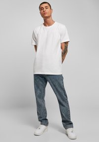 Urban Classics STRAIGHT LEG  - Tiesaus kirpimo džinsai - light skyblue acid washed