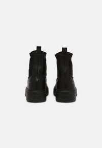 Copenhagen Studios Botines con plataforma - black