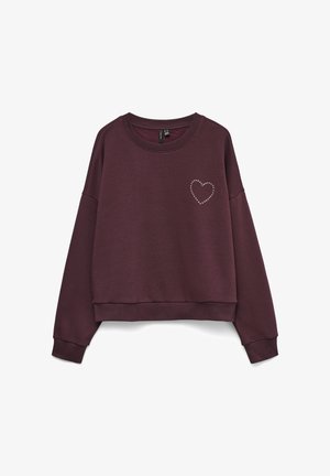 Bordeauxrode sweatshirt met een cropped ontwerp, brede mouwen en een ronde halslijn. Heeft een hartje gemaakt van kleine studs op het linkerborstgebied.