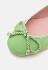 Pretty Ballerinas ANGELIS VILMIUS - Ballerinaskor - green