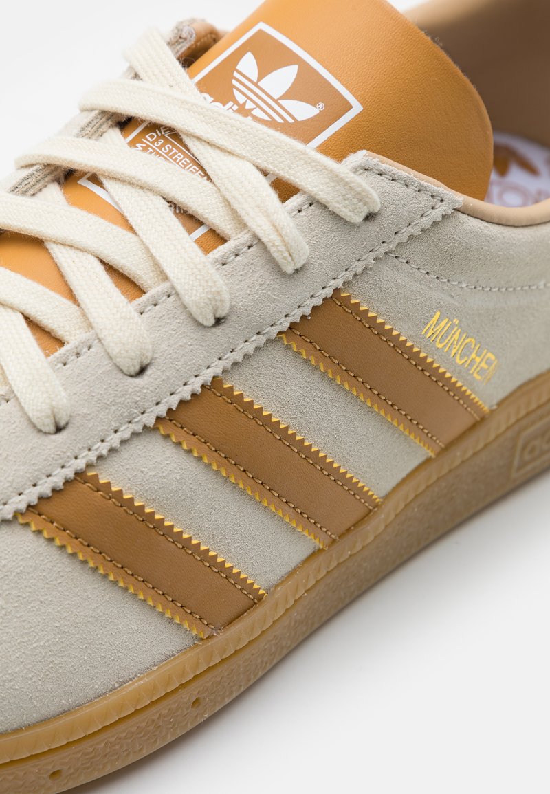 Solenoide cache Desarmamiento adidas Originals MUNCHEN UNISEX - Zapatillas - cream white/mesa/beige -  Zalando.es