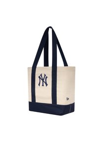 Τσάντα ώμου από βαμβάκι σε κρεμ χρώμα με λουριά και βάση σε ναυτικό μπλε. Διαθέτει κεντημένο λογότυπο στο εμπρόσθιο μέρος και αντίθετη βάση σε ναυτικό μπλε.