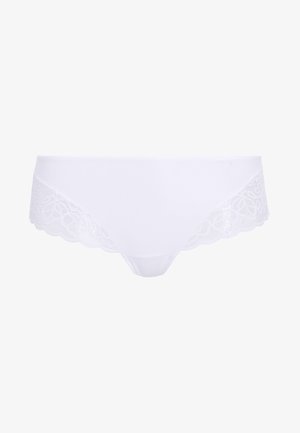 Weiße Panties mit Spitzendetails und einem glatten Stoffkörper. Die Spitze zeigt ein florales Muster entlang des Bunds und hebt filigrane Details hervor.