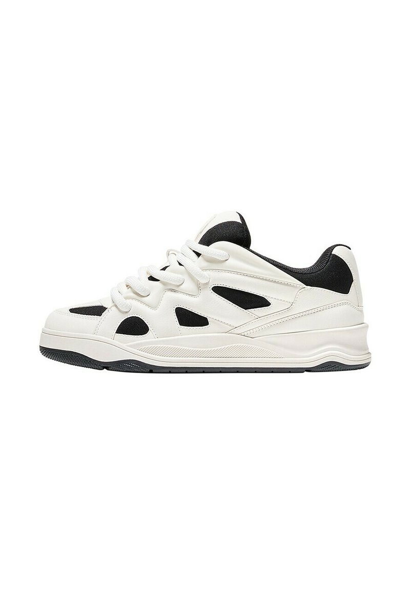 Bershka - CONTRAST - Scarpe skate - white black, Ingrandire