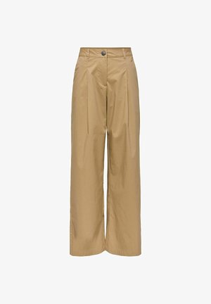 Široké hnedé nohavice s prednými záhybmi, zapínaním na gombík a zips a s pútkami na opasok, zobrazené na bielom pozadí.