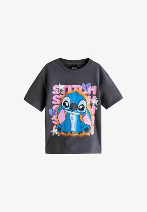 Grijze katoenen t-shirt met een grote grafische afbeelding van een blauw personage met roze oren, omringd door kleurrijke harten en sterren.