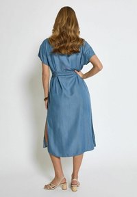Desires ELAINA - Vestito di jeans - mid blue denim