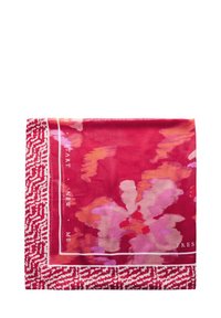 Zijden sjaal met een bloemmotief in tinten van roze en oranje, met een gevlekte rand in rood en wit, waarop de tekst "START NEW ME" staat.