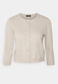Beige Cardigan aus weichem Strickstoff. Mit Rundhalsausschnitt, Fünf-Knopf-Verschluss und gerippten Bündchen und Saum.