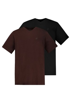 Zwei V-Ausschnitt-T-Shirts, eines in Dunkelbraun und das andere in Schwarz. Beide sind kurzärmlig, mit einer glatten Textur und einem dezenten Logodetail auf der Brust.