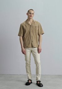 Theory Jean slim - sand