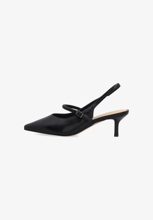 Escarpin slingback en cuir noir à bout pointu, talon moyen fin et fine bride réglable sur le dessus.
