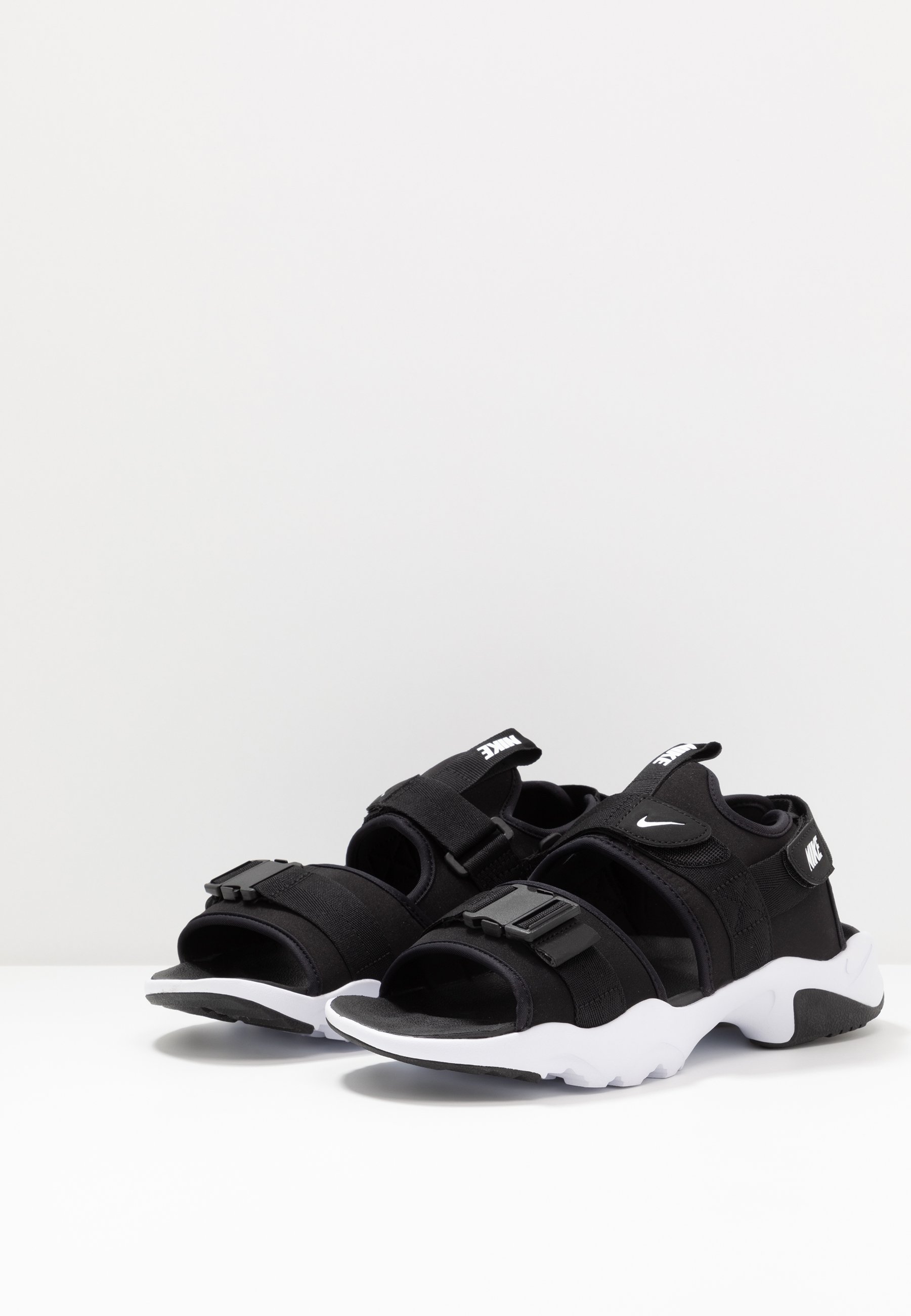 Nike Sportswear CANYON - Sandalias de senderismo - black/white/negro -  Zalando.es