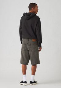 Thumbnail Image 3