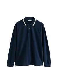Navy-blaues polohemd mit langen ärmeln aus baumwollmaterial. Verfügt über einen kontrastierenden gestreiften kragen und eine knopfleiste mit einem einzelnen knopf. Einfaches design, minimale akzente.