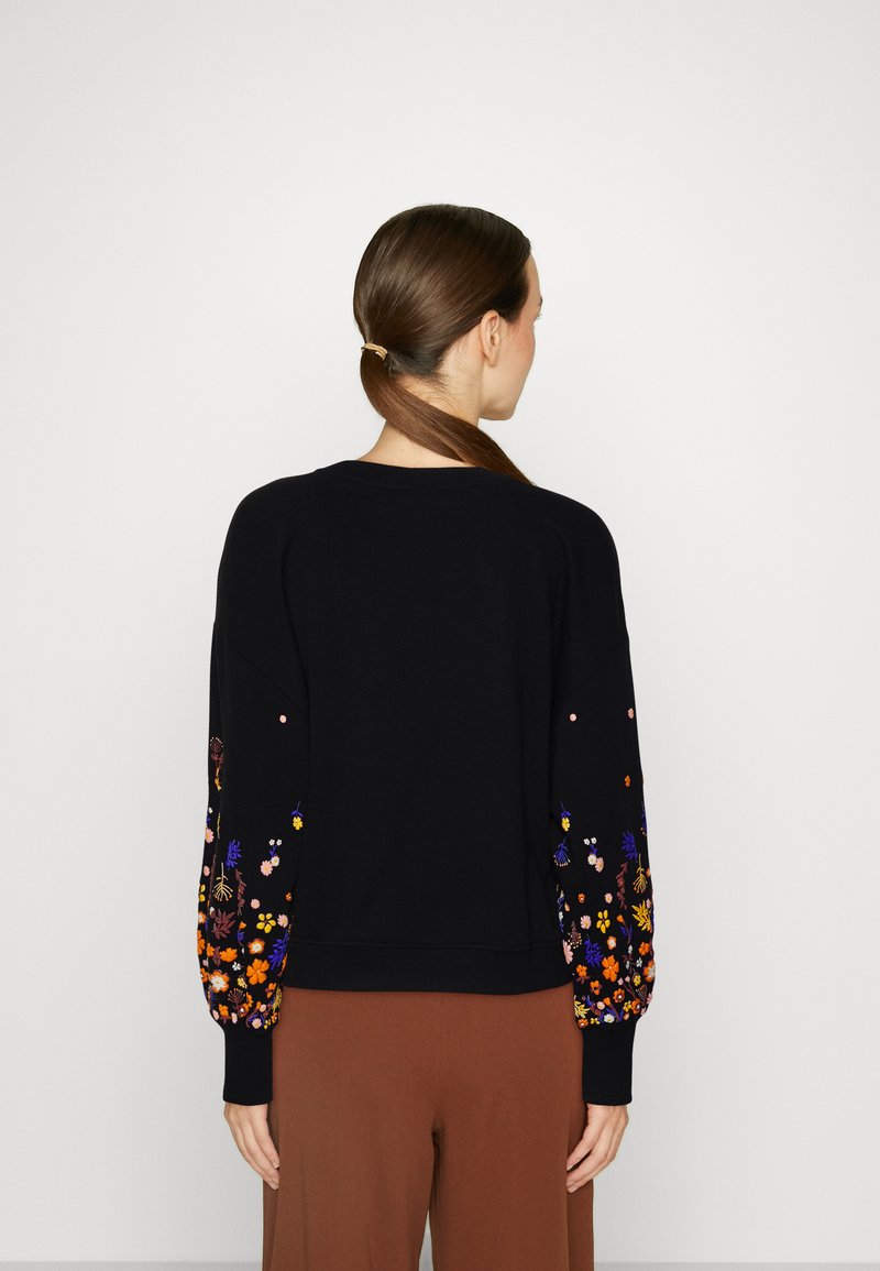 ONLY ONLBROOKE O NECK FLOWER - Sweatshirt - black/sort - Zalando.dk