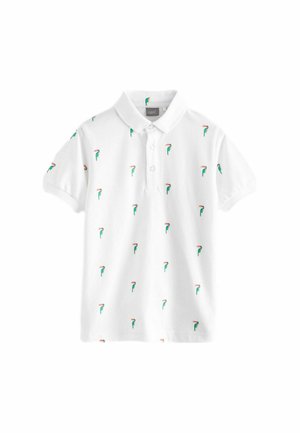 Hvid polo-shirt lavet af bomuld, med et gentaget mønster af små grønne og pink designs, knaplukning foran og korte ærmer.