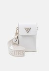 LATONA FLAP CHIT CHAT SET - Mobilcover - white