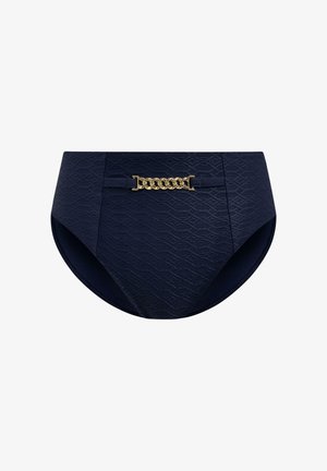 Marineblauwe bikinibroek met hoge taille en een textuur van diamantpatroon, voorzien van een gouden kettingaccent aan de voorkant en gladde elastische zijkanten.