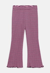 Παντελόνια κοριτσιών με οριζόντιες ρίγες σε ροζ και σκούρο μωβ, με καμπυλωτά πόδια και βολάν στα τελειώματα, απλωμένα επίπεδα πάνω σε λευκό φόντο.