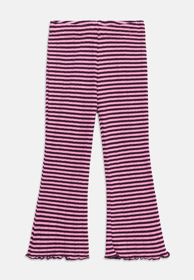 Παντελόνια κοριτσιών με οριζόντιες ρίγες σε ροζ και σκούρο μωβ, με καμπυλωτά πόδια και βολάν στα τελειώματα, απλωμένα επίπεδα πάνω σε λευκό φόντο.