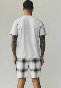 Thumbnail Image 6