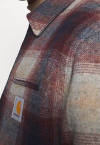 Carhartt WIP Allvädersjacka - dark red