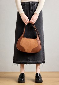 LEATHER - Ručna torba - cognac